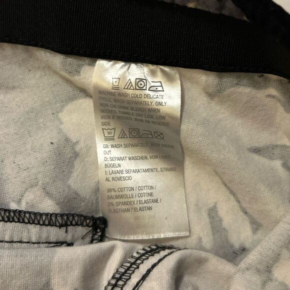 NWOT Isaac Mizrahi Live! Floral Velvet Stirrup Pants Black Size 26W petite - Picture 5 of 12